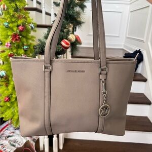 Michael Kors Elegant Beige Tote